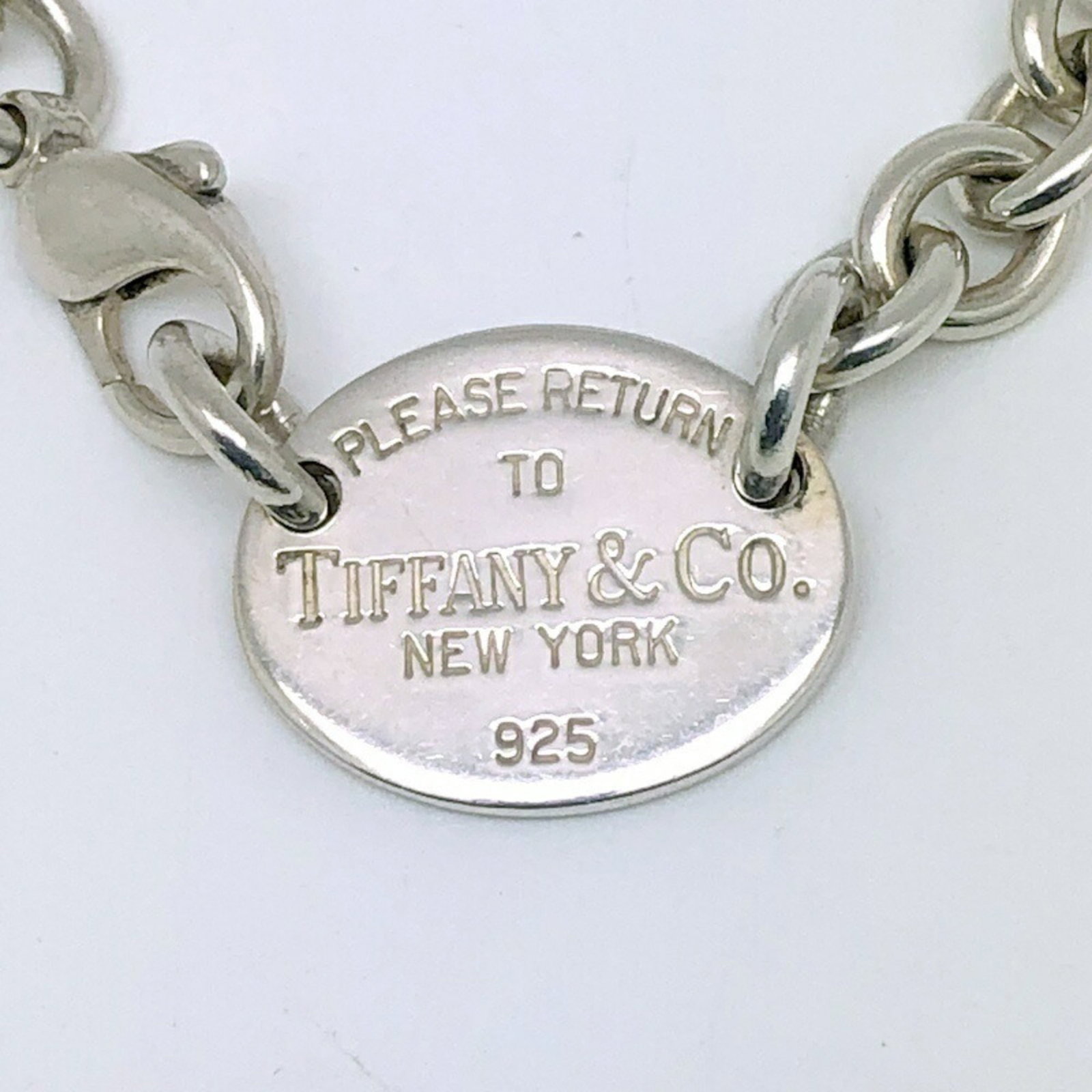TIFFANY & Co. Return to Necklace Choker PRTT Chain Sterling Silver 925 Mikunigaoka Store: TIFFANY & Co. Return to Necklace Choker PRTT Chain Sterling Silver 925 Mikunigaoka Store A stunning Tiffany & Co. Return to Necklace Choker in sterling silver, perfect for adding a touch of timeless e