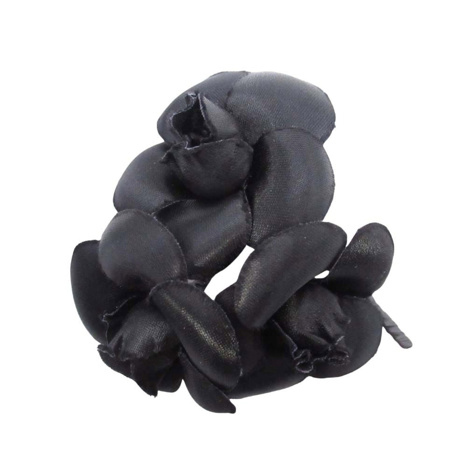 Corsage Chanel: Corsage Chanel A stunning black Corsage Chanel, expertly crafted with precision and attention to detail, adds a touch of timeless elegance to any outfit. Its sleek 8.5cm x 8.5cm size makes it the perf