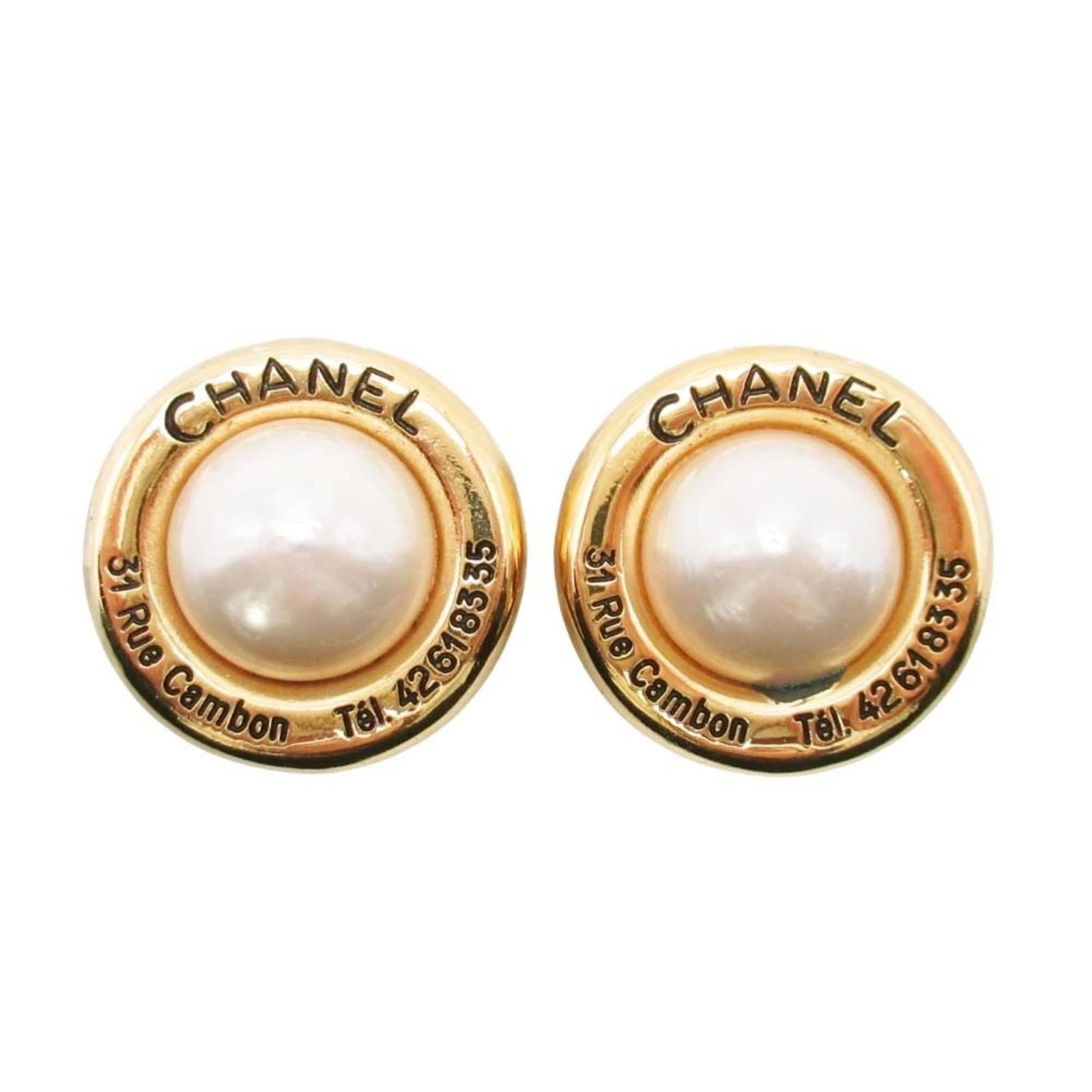 Vintage Chanel Circle Pearl Earrings - Gold, Round, Women's: Vintage Chanel Circle Pearl Earrings - Gold, Round, Women's Add a touch of timeless elegance to your wardrobe with these stunning vintage Chanel circle pearl earrings, set in gold and adorned with 3.5