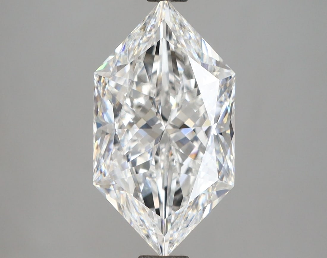 IGI Hexagonal 3.34ct E VVS2 Loose Lab Diamond: IGI Hexagonal 3.34ct E VVS2 Loose Lab Diamond A rare and exceptional opportunity to own a truly unique gemstone, this 3.34ct IGI lab-grown diamond boasts an impressive E color, VVS2 clarity, and EX po