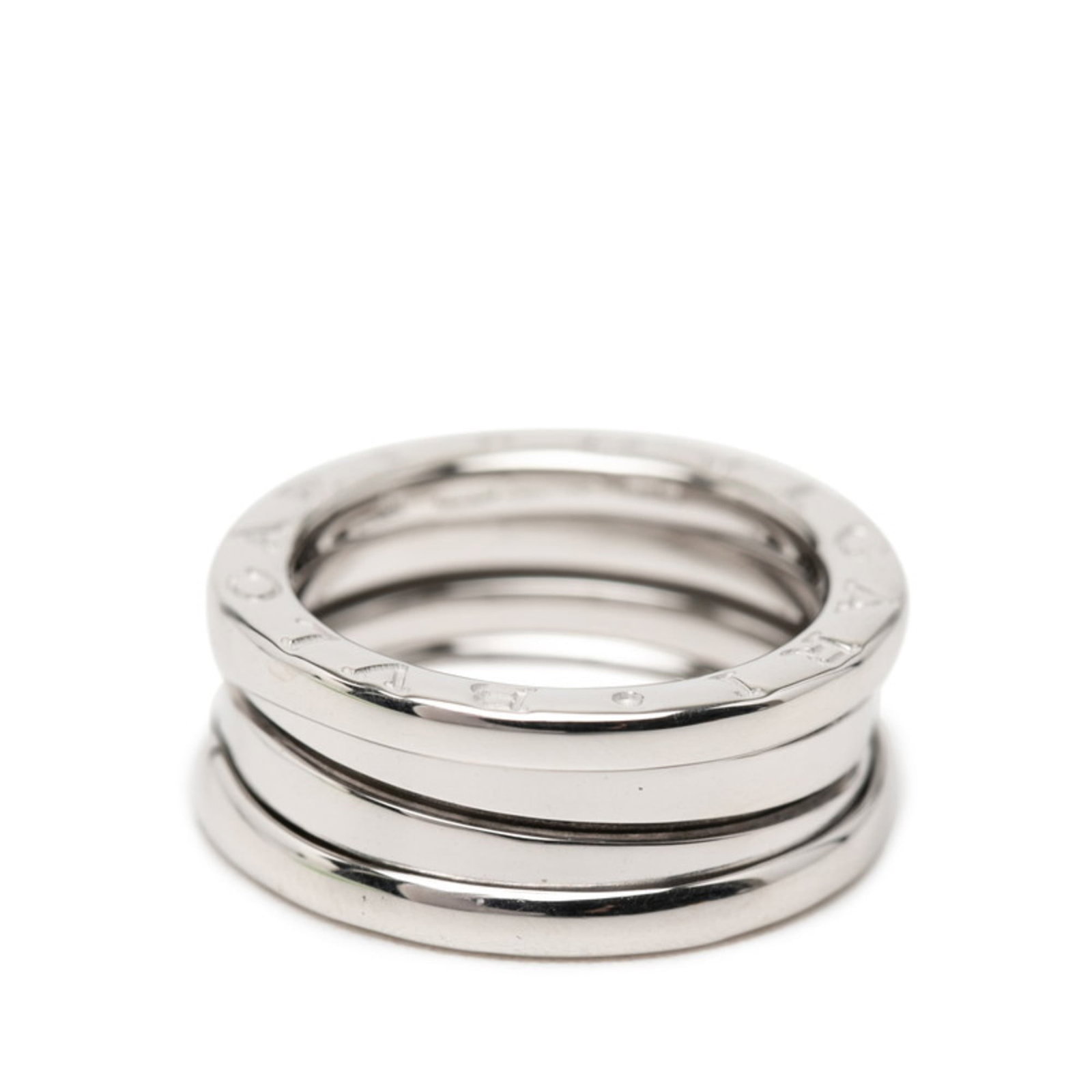 Bvlgari White Gold 18k Band Ring: Bvlgari White Gold 18k Band Ring Elevate your style with this stunning Bvlgari white gold 18k band ring, featuring a sleek and sophisticated design that exudes luxury. Made from high-quality 18k white