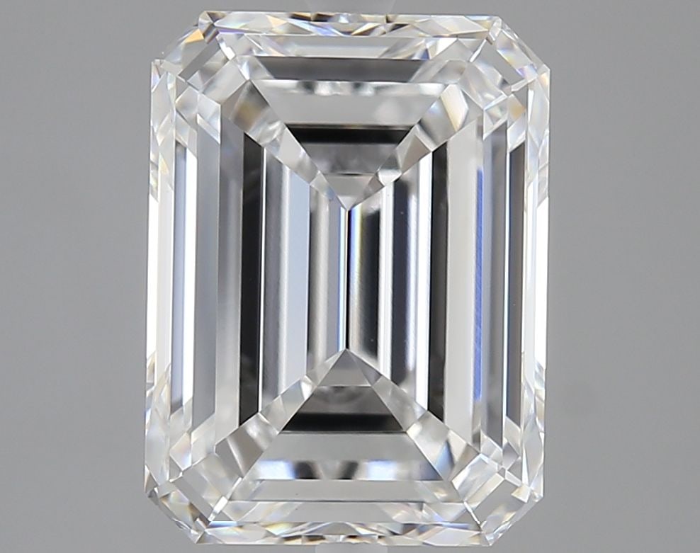 Loose Lab Diamond - IGI Emerald 4.02ct E VVS2: Loose Lab Diamond - IGI Emerald 4.02ct E VVS2 Experience the brilliance of a lab-grown diamond, certified by IGI as an Emerald 4.02ct E VVS2, boasting exceptional clarity and cut quality with EX polis