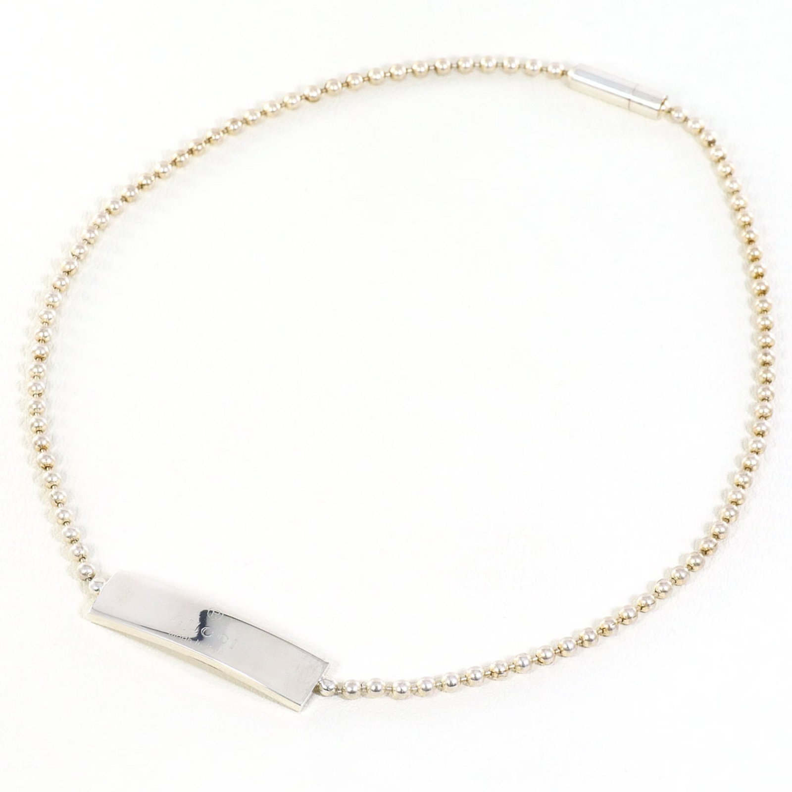 Like New - Gucci 925 Sterling Silver Necklace Choker - Approx. 33cm - Total Weight: 11.4g: Like New - Gucci 925 Sterling Silver Necklace Choker - Approx. 33cm - Total Weight: 11.4g Elevate your style with this stunning Gucci 925 sterling silver necklace choker, boasting a sleek 33cm circumf