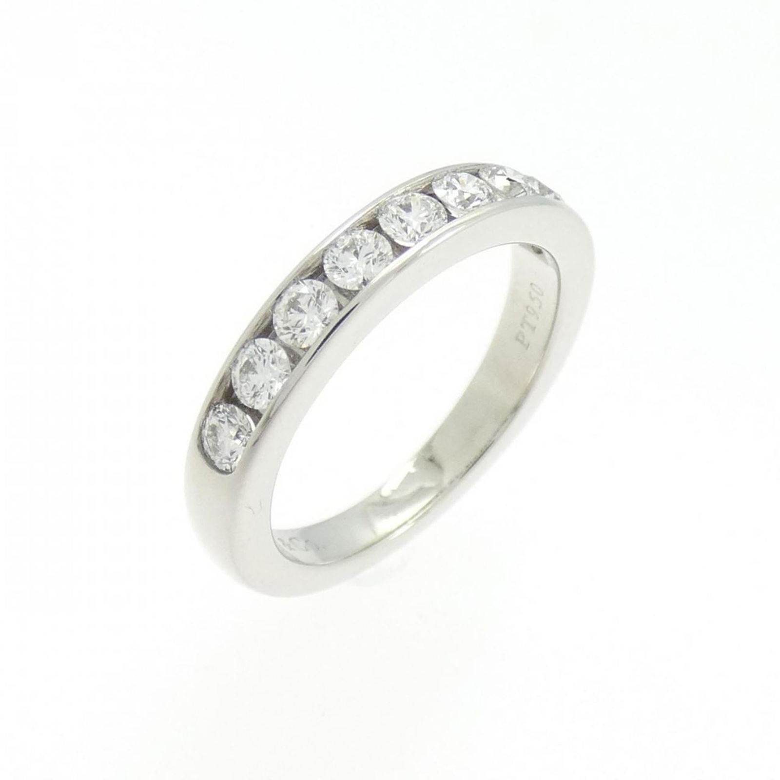 950 Tiffany Band Ring Platinum: 950 Tiffany Band Ring Platinum A stunning platinum band ring from Tiffany & Co., this 950 platinum diamond ring boasts sleek lines and timeless elegance, making it a coveted accessory for any woman's