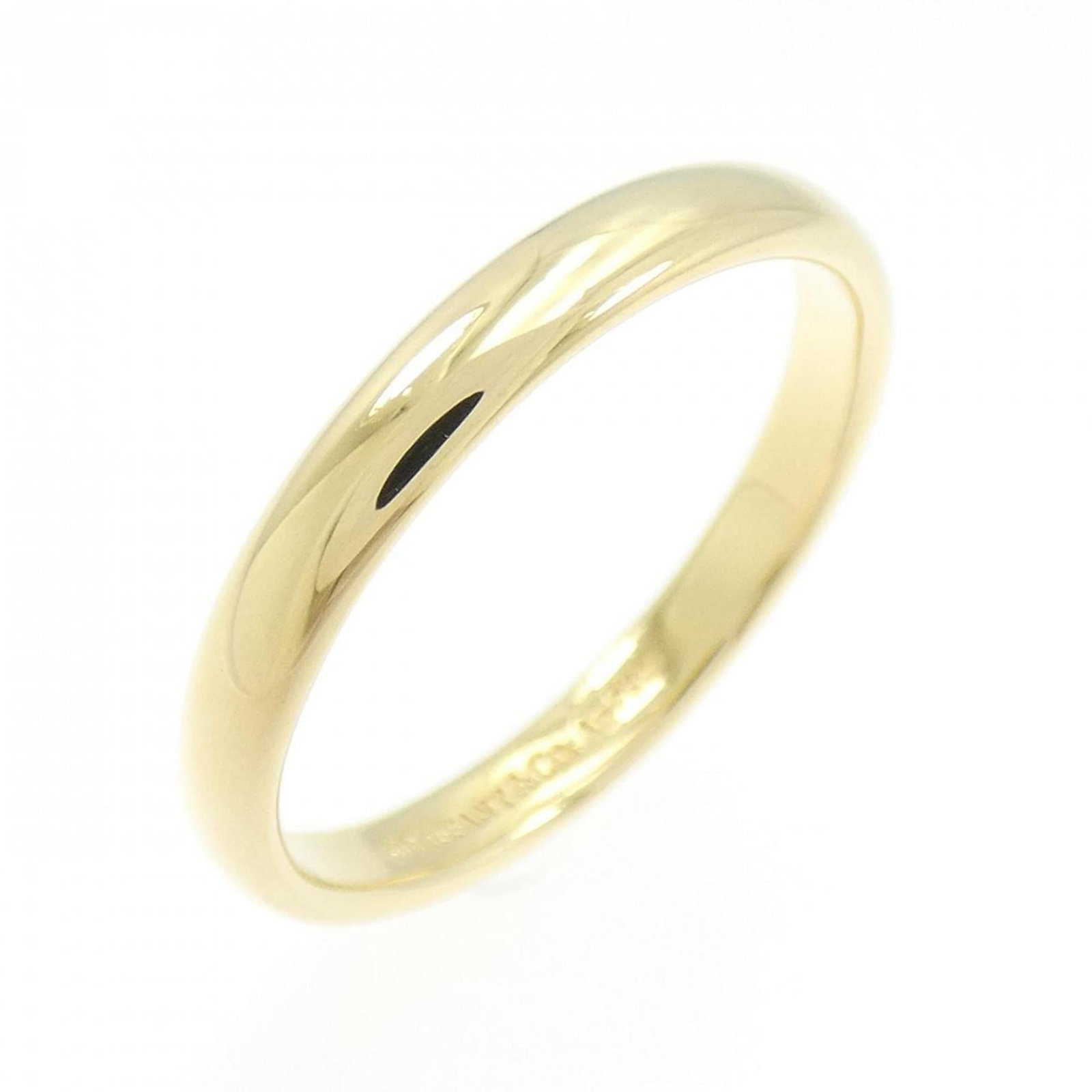 (18K) Tiffany Band Ring Yellow Gold: (18K) Tiffany Band Ring Yellow Gold A stunning 18K yellow gold band ring from Tiffany, perfect for everyday wear, boasts a sleek and sophisticated design that exudes timeless elegance. With its high-q