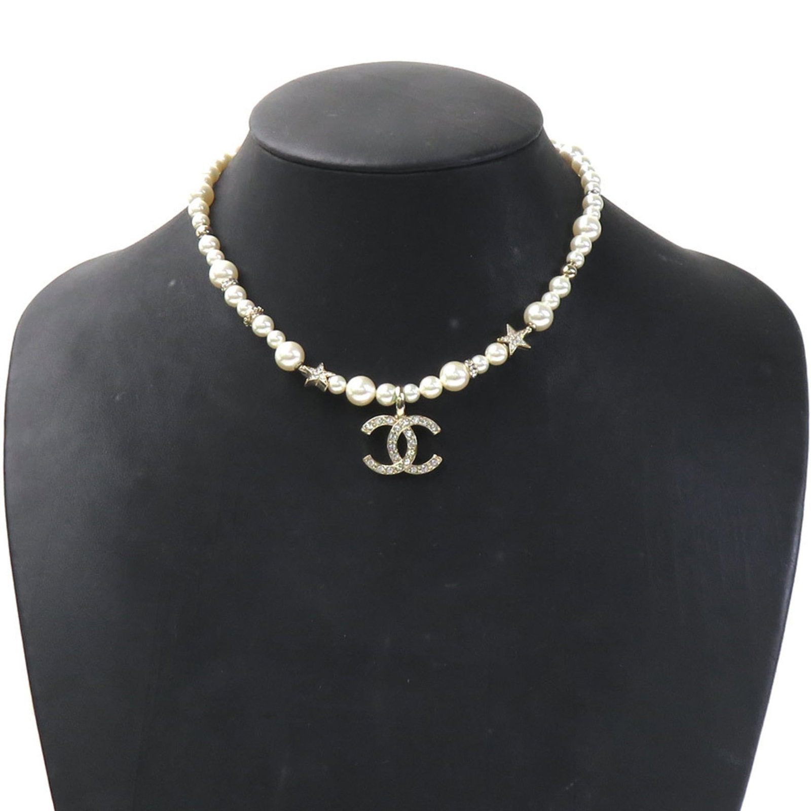 e61414i - CHANEL Coco Mark Star Necklace in Metal and Faux Pearl - Light Gold White - Women's: e61414i - CHANEL Coco Mark Star Necklace in Metal and Faux Pearl - Light Gold White - Women's Elevate your style with the timeless CHANEL Coco Mark Star Necklace, boasting a stunning light gold and wh