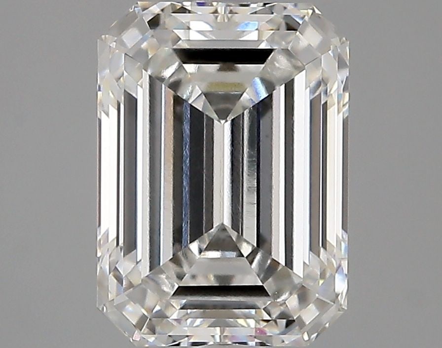 Loose Lab Diamond - IGI Emerald 3.08ct E VVS2: Loose Lab Diamond - IGI Emerald 3.08ct E VVS2 A stunning lab-grown diamond, certified by the International Gemological Institute (IGI), boasts exceptional clarity and color. With its impressive 3.08 c