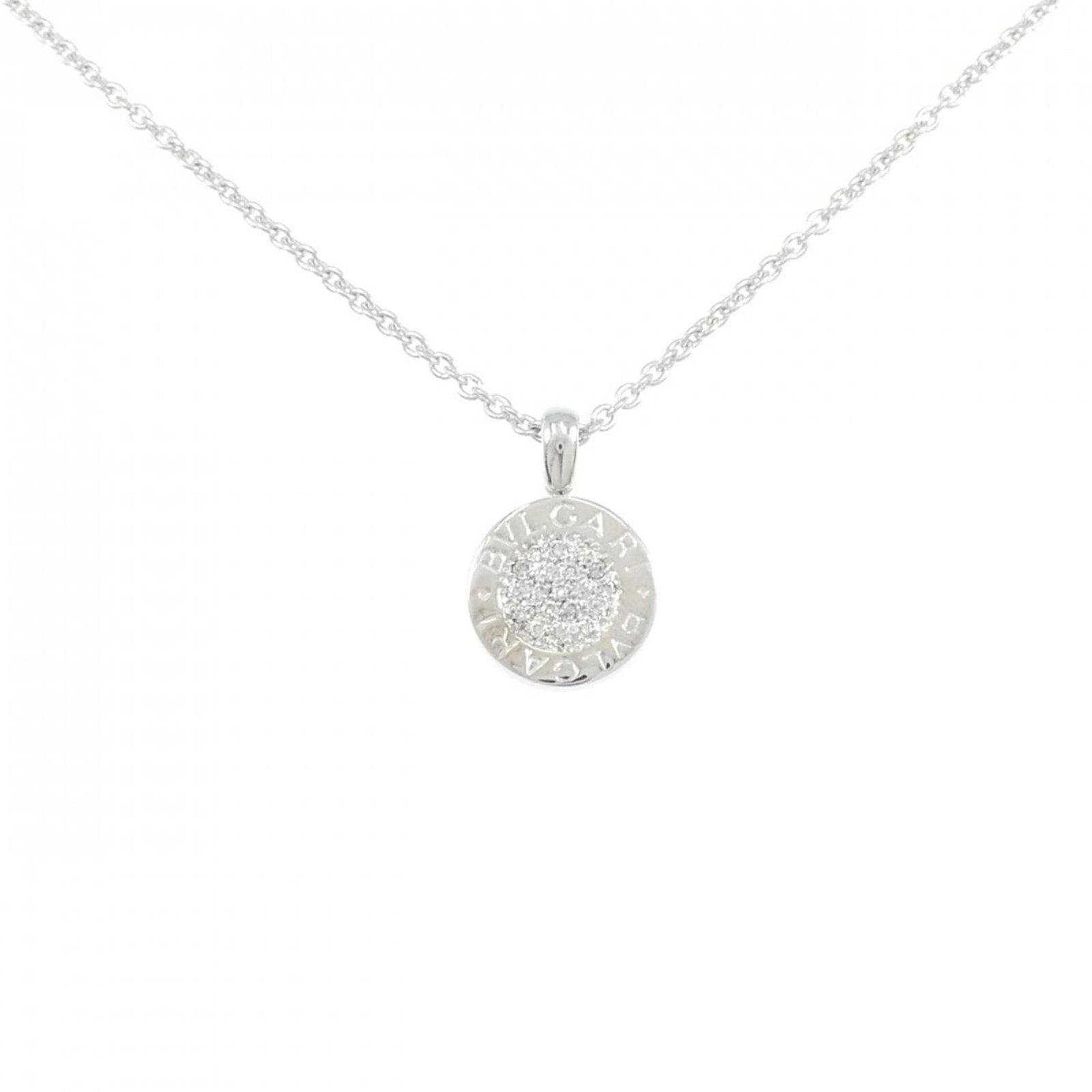 Necklace Bvlgari: Necklace Bvlgari Elegance meets sophistication with this stunning Bvlgari necklace, featuring a 9.7g diamond pendant set in 18K white gold. The sleek design and timeless style make it perfect for dres