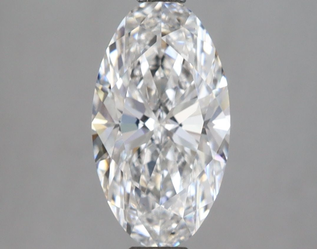 IGI Oval 2.01ct D VVS2 Diamond: IGI Oval 2.01ct D VVS2 Diamond Experience the brilliance of a lab-grown diamond, certified by the International Gemological Institute (IGI) as a 2.01ct D VVS2 Oval cut gemstone. With its exceptional c