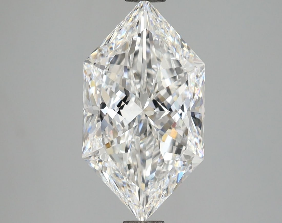 IGI Hexagonal 3.51ct E VVS2 Loose Lab Diamond: IGI Hexagonal 3.51ct E VVS2 Loose Lab Diamond A stunning lab-grown diamond, certified by the International Gemological Institute (IGI), boasts exceptional clarity and color in its 3.51ct hexagonal cut