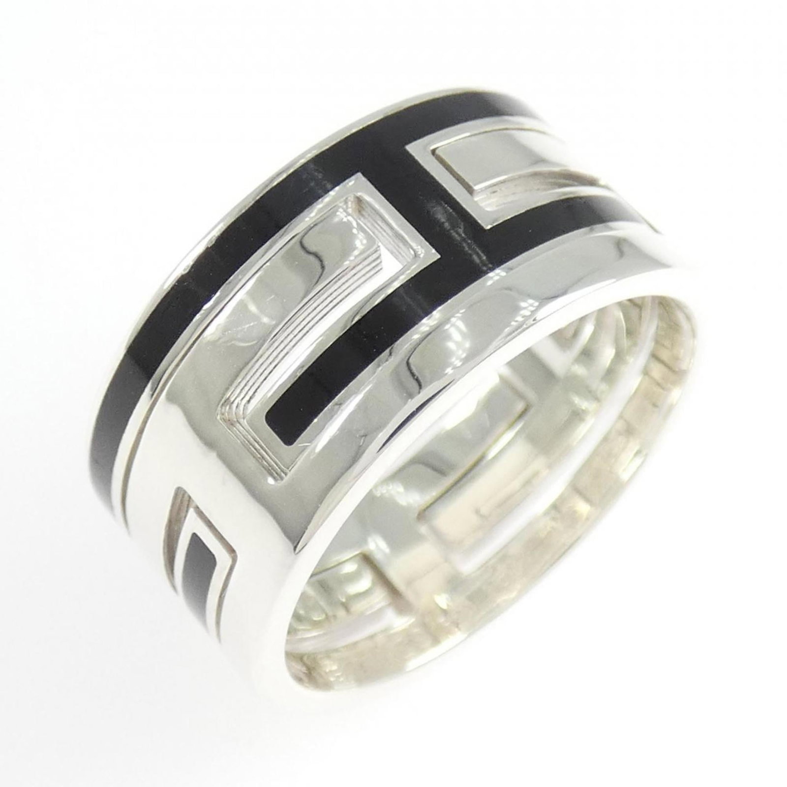 Hermes Silver 925 Band Ring: Hermes Silver 925 Band Ring Elevate your everyday style with the sleek and sophisticated Hermes Silver 925 Band Ring, crafted from high-quality silver that catches the light with a subtle shine. This