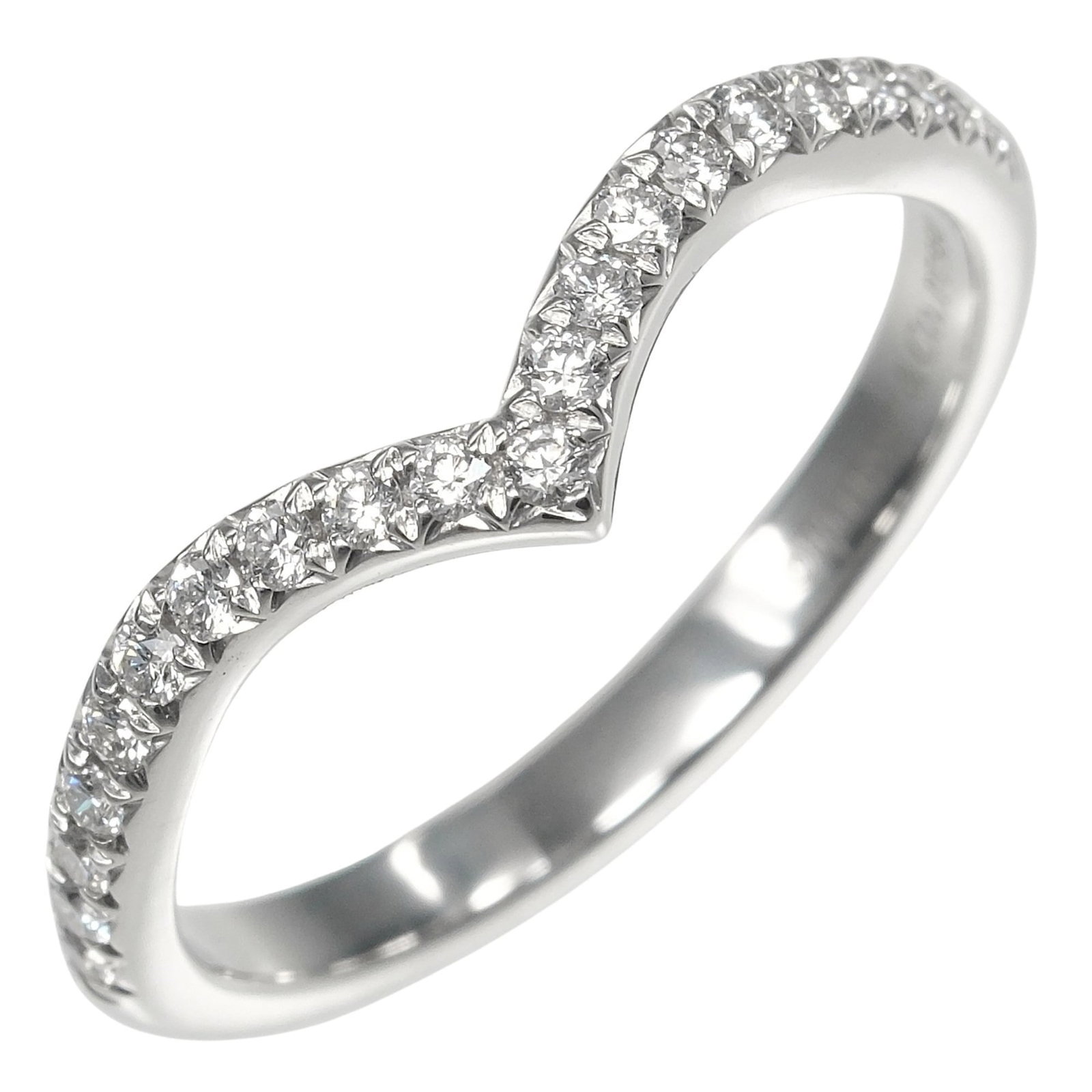 Ring Tiffany Band: Ring Tiffany Band A stunning platinum band from Tiffany & Co., this 5.5 ring boasts a beautiful diamond stone set in a sleek, high-quality design. With its slender profile and elegant lines, it's perf