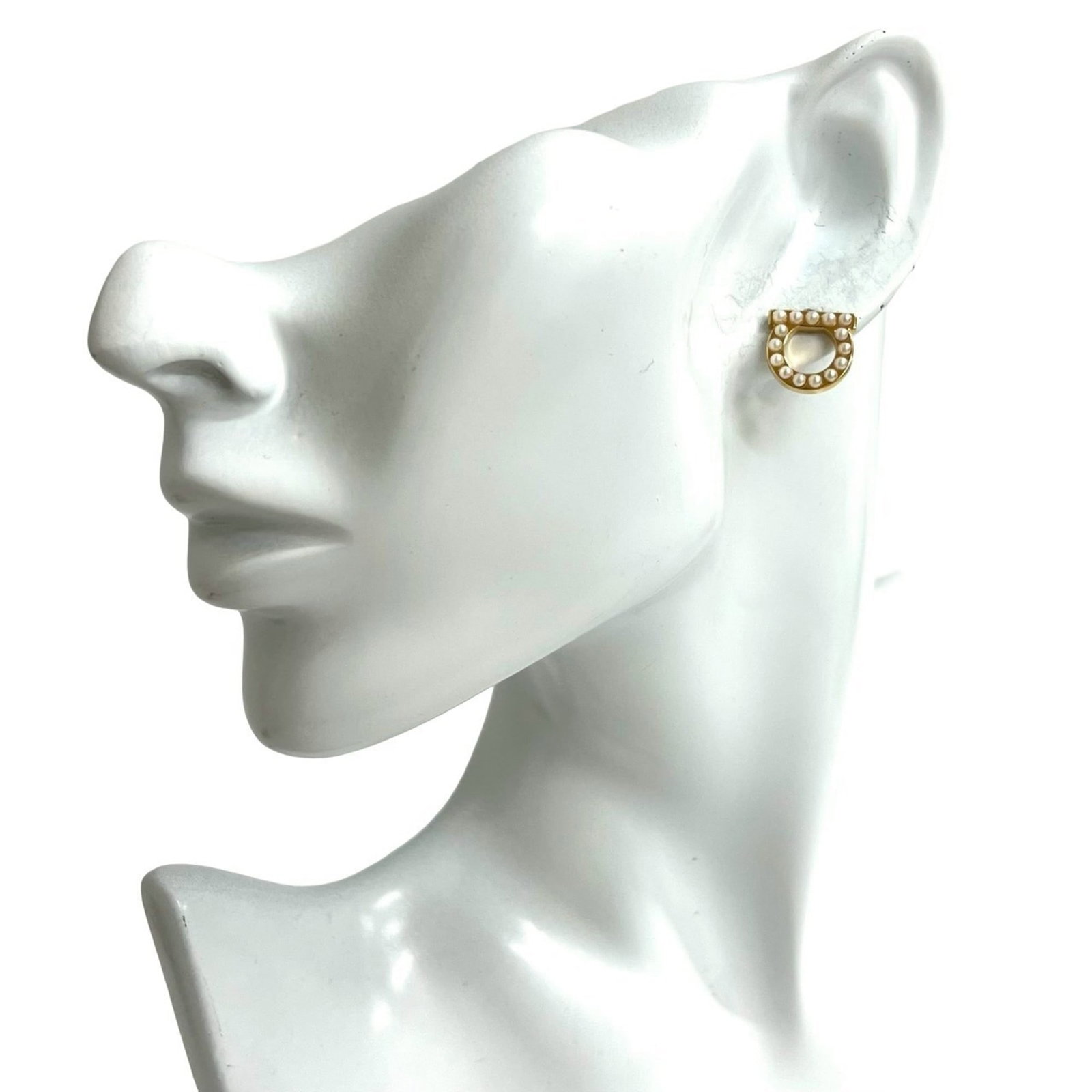Earrings Salvatore Ferragamo Stud: Earrings Salvatore Ferragamo Stud Elevate your style with these stunning Salvatore Ferragamo stud earrings, featuring 12mm x 13mm crystal and pearl details set against a luxurious gold frame. With the