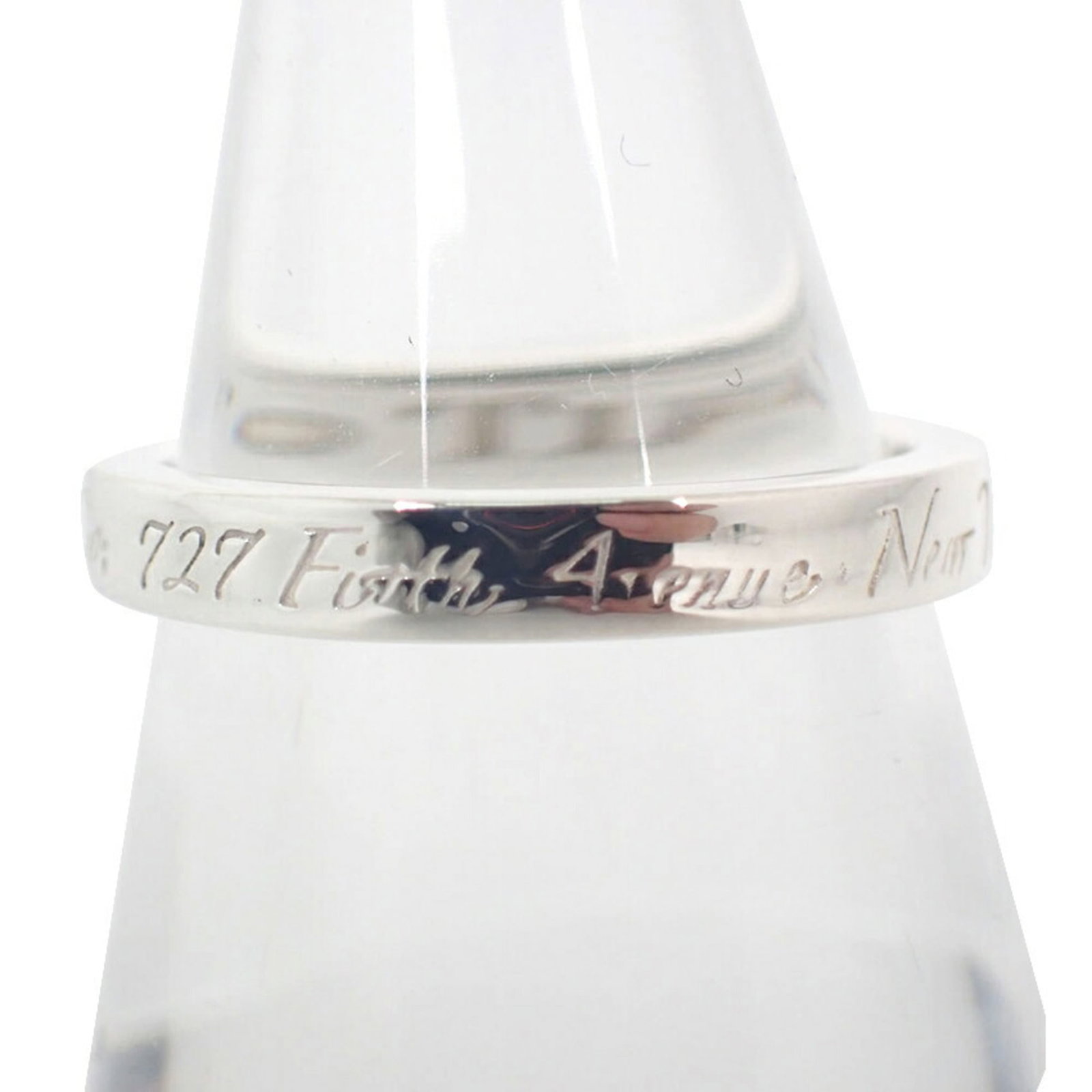 Sterling Silver 925 Tiffany Band Ring: Sterling Silver 925 Tiffany Band Ring A beautiful Tiffany sterling silver band ring, crafted from 925 quality metal, adds a touch of elegance to any outfit. With its classic design and subtle shine, t