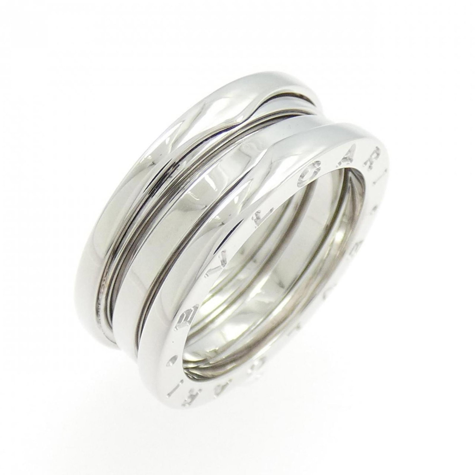 Bvlgari White Gold 18k Band Ring: Bvlgari White Gold 18k Band Ring Elevate your style with this stunning Bvlgari white gold 18k band ring, boasting sleek lines and a sophisticated finish that exudes luxury. With its high-quality 18k w