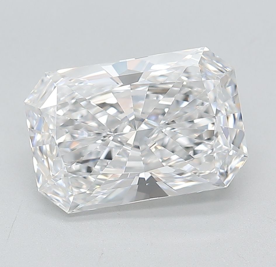 IGI Radiant 3.01ct D IF Loose Lab Diamond: IGI Radiant 3.01ct D IF Loose Lab Diamond Experience the brilliance of nature, without the environmental impact. This exquisite 3.01ct IGI Radiant diamond boasts an exceptional D color, IF clarity,
