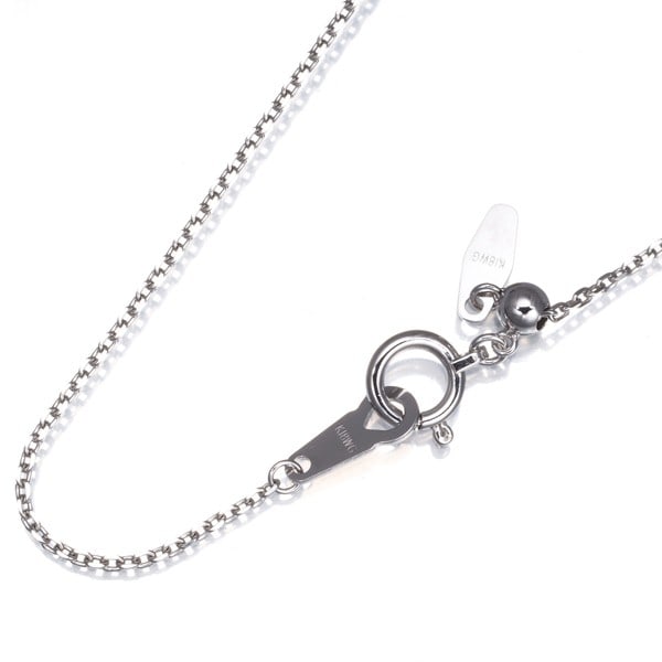 18k White Gold 44cm Cable Chain Necklace: 18k White Gold 44cm Cable Chain Necklace Elevate your everyday style with this stunning 18k white gold cable chain necklace, expertly crafted in Japan to perfection. The intricate details and high-qua