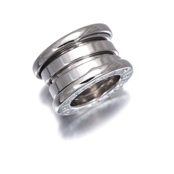 Gold Bvlgari Pendant B.Zero1 18K 750 White: Gold Bvlgari Pendant B.Zero1 18K 750 White Elevate your style with the iconic B.Zero1 pendant from BVLGARI, crafted in 18k white gold for a touch of luxury. This sleek and sophisticated design is a ma