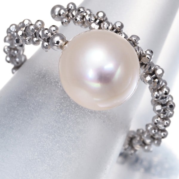 All Pearl 9.0Mm Ring 18K 750 White Gold Cut Ball Bead One Size Fits: All Pearl 9.0Mm Ring 18K 750 White Gold Cut Ball Bead One Size Fits Elevate your style with this exquisite 18k white gold ring, boasting a stunning all-pearl cut ball bead that shines brightly against