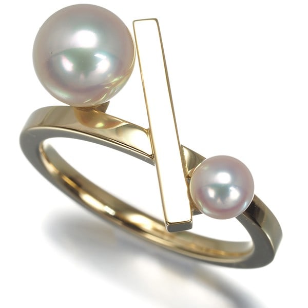 Gold Tasaki Ring Akoya Pearl 4.6-7.5Mm Balance Cross Us7 18K 750 Yellow: Gold Tasaki Ring Akoya Pearl 4.6-7.5Mm Balance Cross Us7 18K 750 Yellow Elevate your style with the TASAKI Balance Cross ring, showcasing a stunning 4.6-7.5mm Akoya pearl set in 18k yellow gold. The i