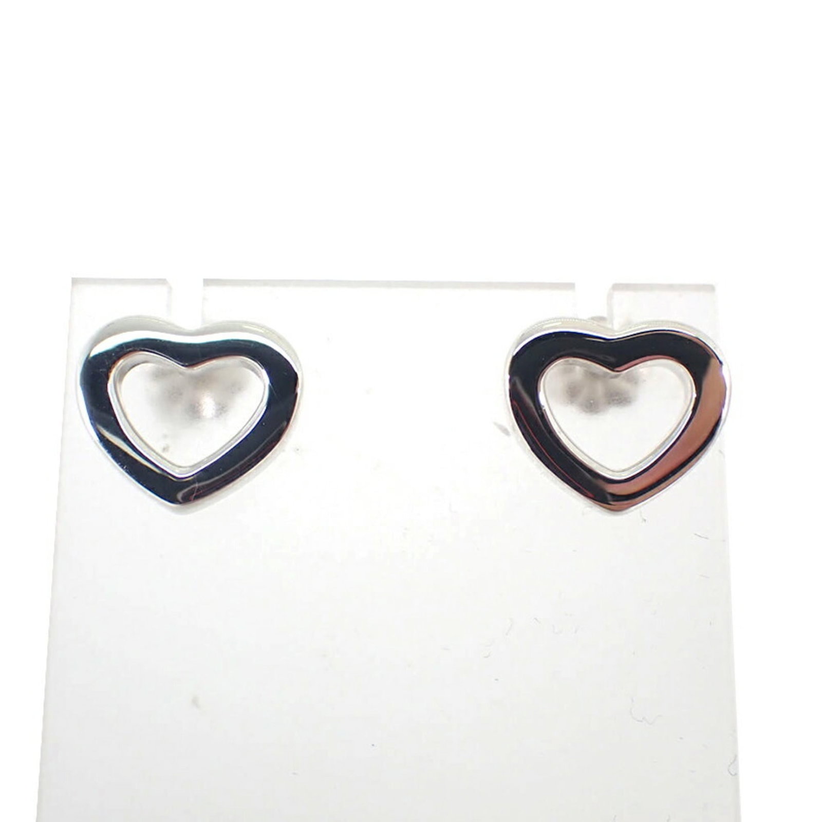 Sterling Silver 925 Tiffany Stud Earrings: Sterling Silver 925 Tiffany Stud Earrings Elegant and sophisticated, these sterling silver 925 Tiffany stud earrings shine with a subtle luster. With their classic design and high-quality material, th