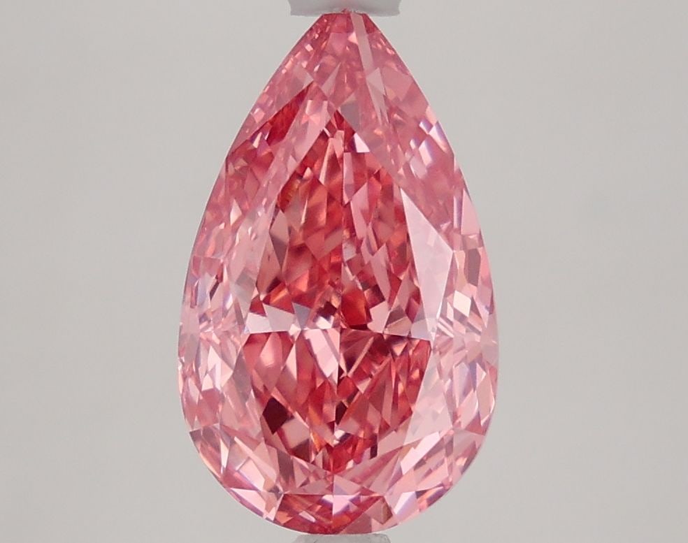 Loose Lab Diamond - IGI Pear 2.75ct Fancy Vivid Pink VVS2: Loose Lab Diamond - IGI Pear 2.75ct Fancy Vivid Pink VVS2 Experience the beauty of a truly unique diamond, certified by the International Gemological Institute (IGI) as a Fancy Vivid Pink gemstone, bo