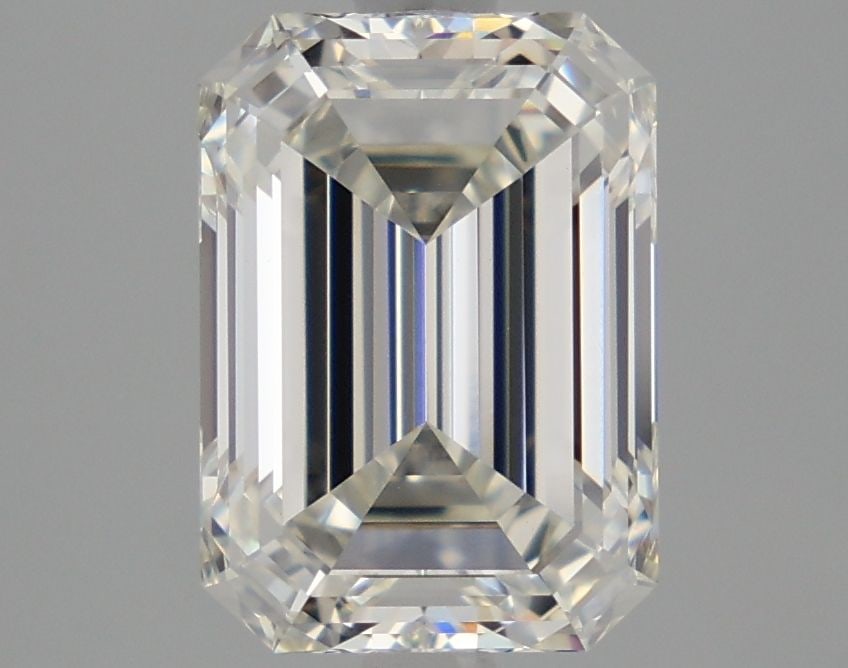 Loose Lab Diamond - IGI Emerald 3.43ct G VVS2: Loose Lab Diamond - IGI Emerald 3.43ct G VVS2 A rare and exceptional opportunity to own a genuine lab-grown diamond, certified by the International Gemological Institute (IGI) as a stunning 3.43ct