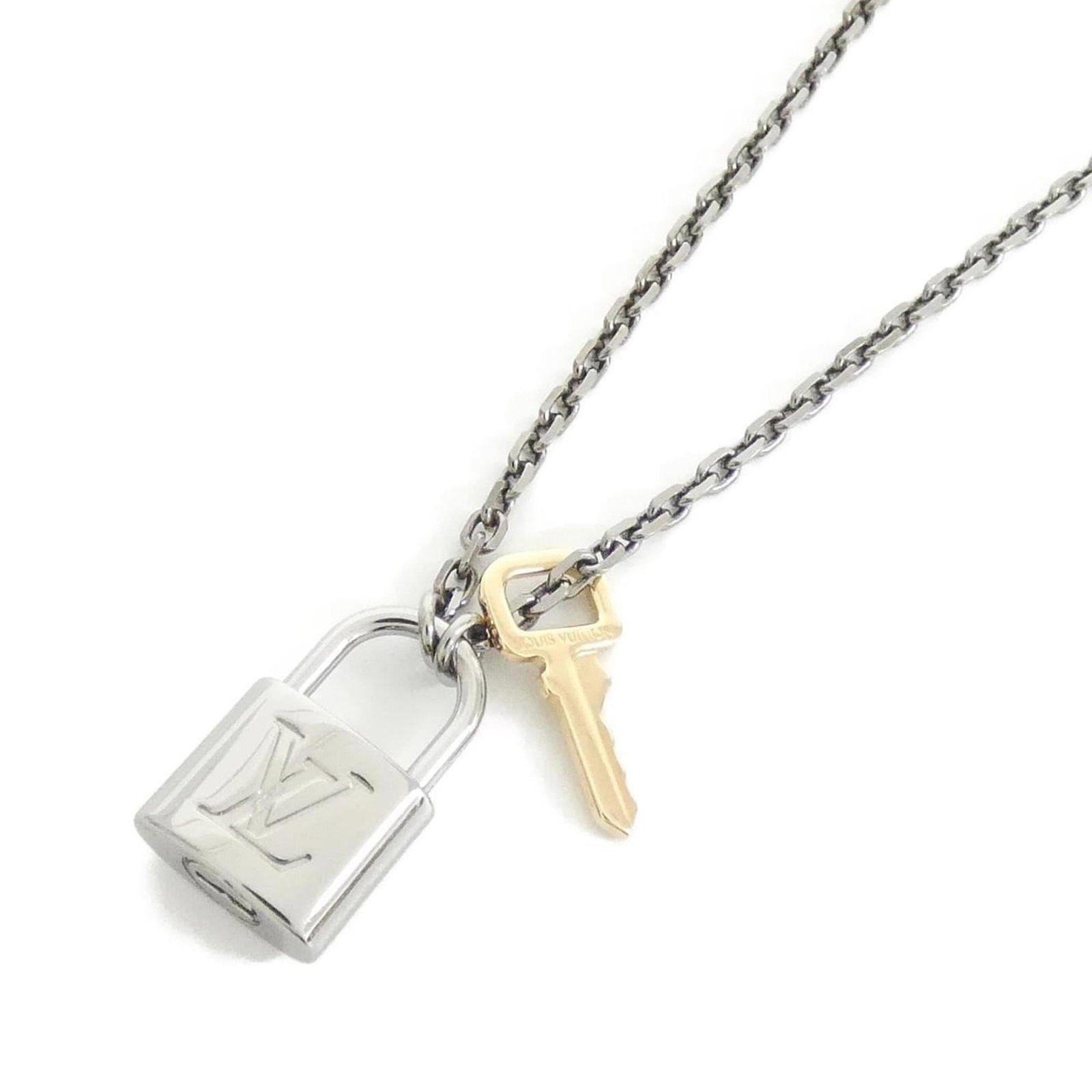 M01149 Louis Vuitton Valentine Padlock Pendant Necklace: M01149 Louis Vuitton Valentine Padlock Pendant Necklace Elevate your style with the iconic Louis Vuitton Valentine Padlock Pendant Necklace, showcasing the brand's signature monogram pattern in a stri