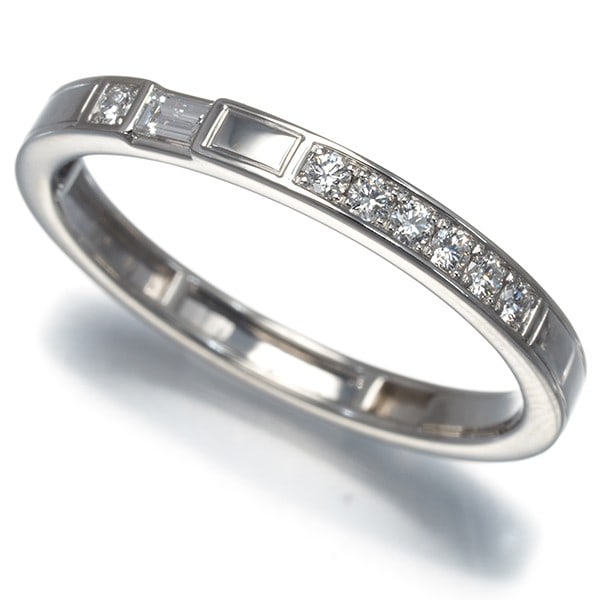 Platinum Harry Winston Ring Diamond Traffic Accent 2Us2.75 950: Platinum Harry Winston Ring Diamond Traffic Accent 2Us2.75 950 A stunning platinum ring from the renowned Harry Winston, adorned with a natural diamond and accentuated by a sleek traffic design, adds