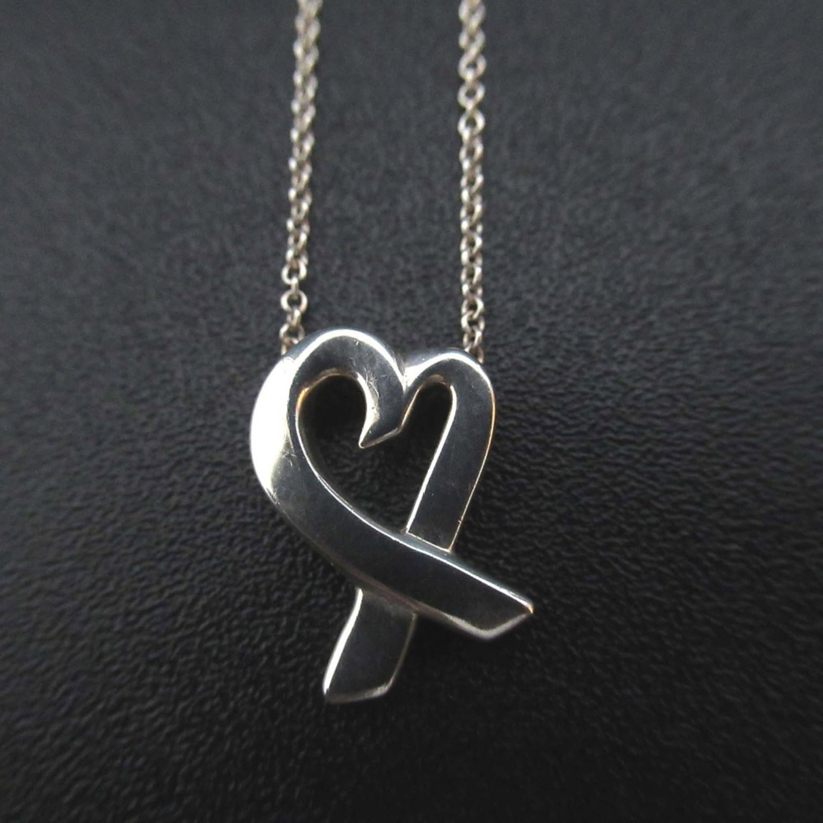 Women Tiffany & Co. Paloma Picasso Loving Heart Necklace Pendant in 925 SV Silver for: Women Tiffany & Co. Paloma Picasso Loving Heart Necklace Pendant in 925 SV Silver for A stunning Tiffany & Co. Paloma Picasso Loving Heart Necklace Pendant in 925 SV Silver, crafted with intricate det