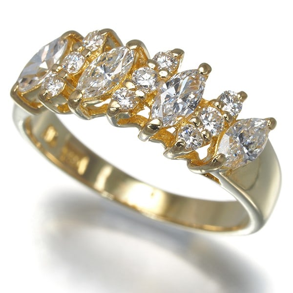Aquascutum 18k Yellow Gold Marquise Cut Diamond Ring (US5): Aquascutum 18k Yellow Gold Marquise Cut Diamond Ring (US5) Elevate your style with the Aquascutum 18k Yellow Gold Marquise Cut Diamond Ring, expertly crafted in Japan to bring out the brilliance of