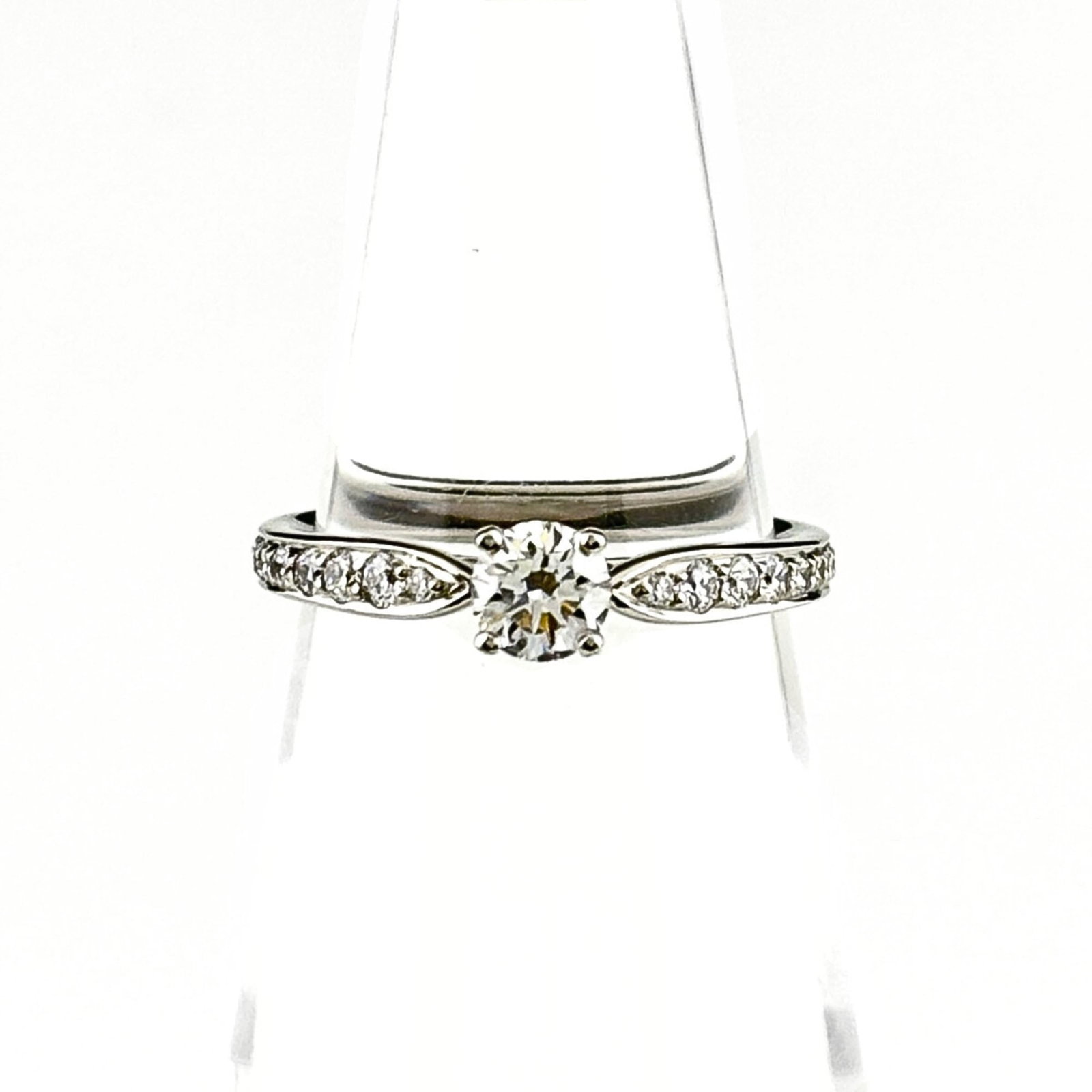 950 Tiffany Band Ring Platinum: 950 Tiffany Band Ring Platinum A stunning 950 Tiffany Band Ring Platinum, this elegant ring boasts the iconic Tiffany brand and luxurious platinum construction. With its classic band design, it's perf