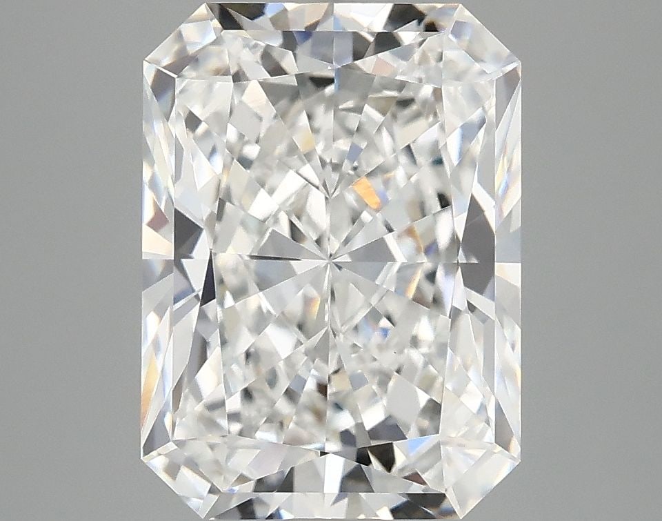IGI Radiant 4.03ct E VVS2 Loose Lab Diamond: IGI Radiant 4.03ct E VVS2 Loose Lab Diamond Experience the exceptional quality of this 4.03ct IGI Radiant lab-grown diamond, boasting an impressive EX polish and symmetry, with a vibrant E color and