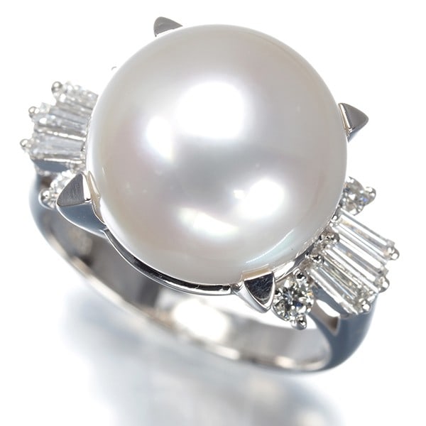 900 Tasaki Ring South Sea Pearl 12.5Mm Diamond 0.39Ct Us5.25-5.5 Pt: 900 Tasaki Ring South Sea Pearl 12.5Mm Diamond 0.39Ct Us5.25-5.5 Pt A stunning 12.5mm South Sea pearl, set in platinum, is the crowning jewel of this exquisite ring. Crafted with exceptional attention