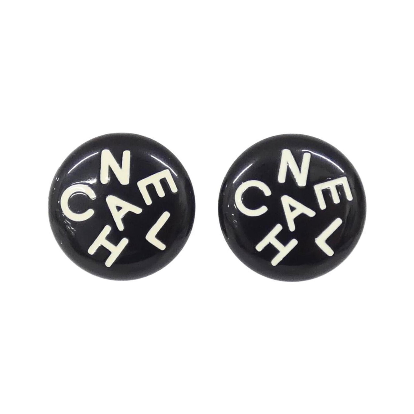 Earrings Chanel Clip: Earrings Chanel Clip Add a touch of timeless elegance to your outfit with these authentic Chanel clip earrings, boasting the iconic interlocking CC logo in sleek black, gold, and white hues. With thei