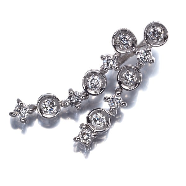 18k White Gold Diamond Pendant with 0.50ct Line: 18k White Gold Diamond Pendant with 0.50ct Line Elevate your style with the LINE collection's stunning 18k white gold diamond pendant, showcasing a natural 0.50ct line-cut diamond that shines bright a