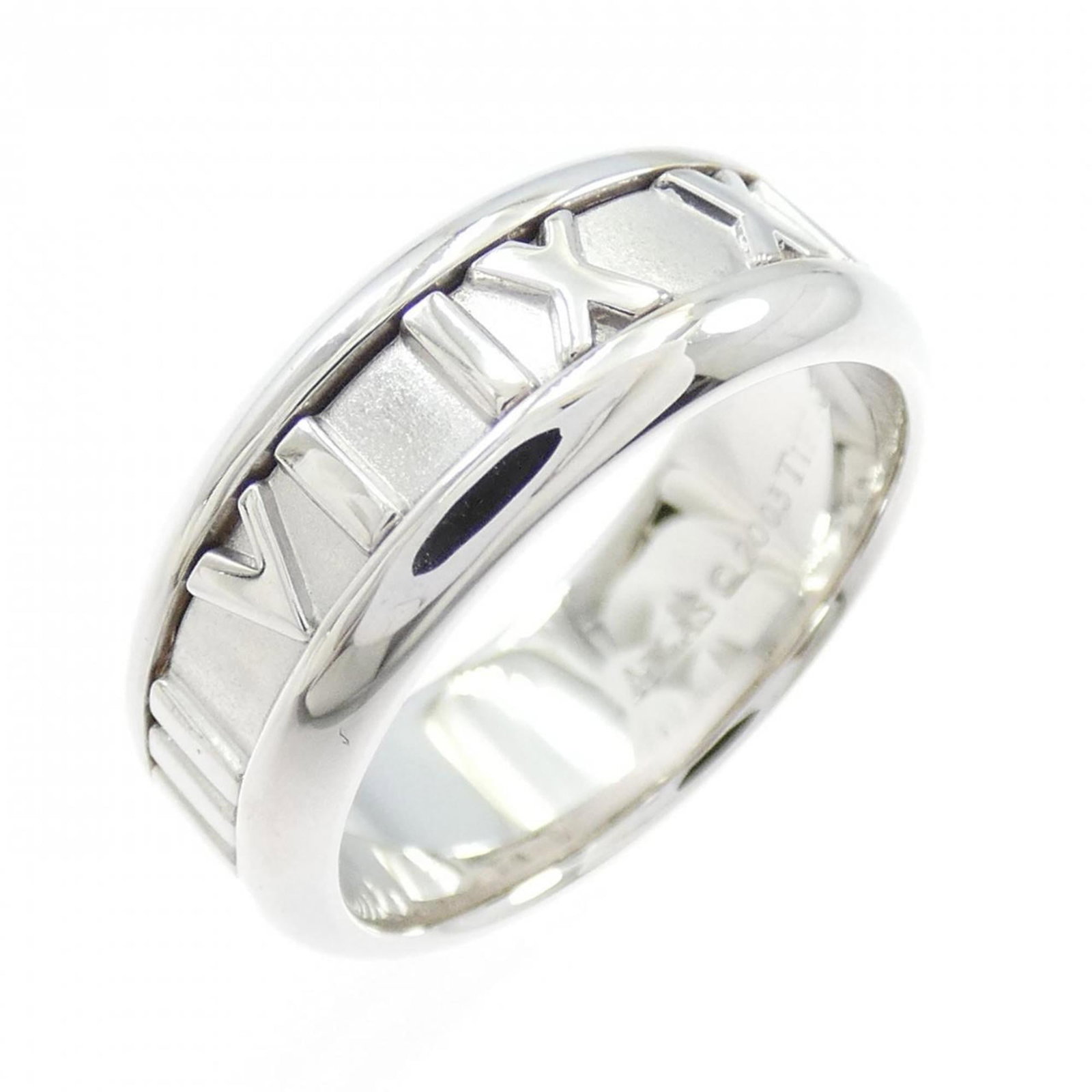 (18K) Tiffany Band Ring White Gold: (18K) Tiffany Band Ring White Gold A stunning 18K white gold band ring from Tiffany, perfect for everyday elegance. With its classic design and high-quality materials, this ring is a timeless treasure