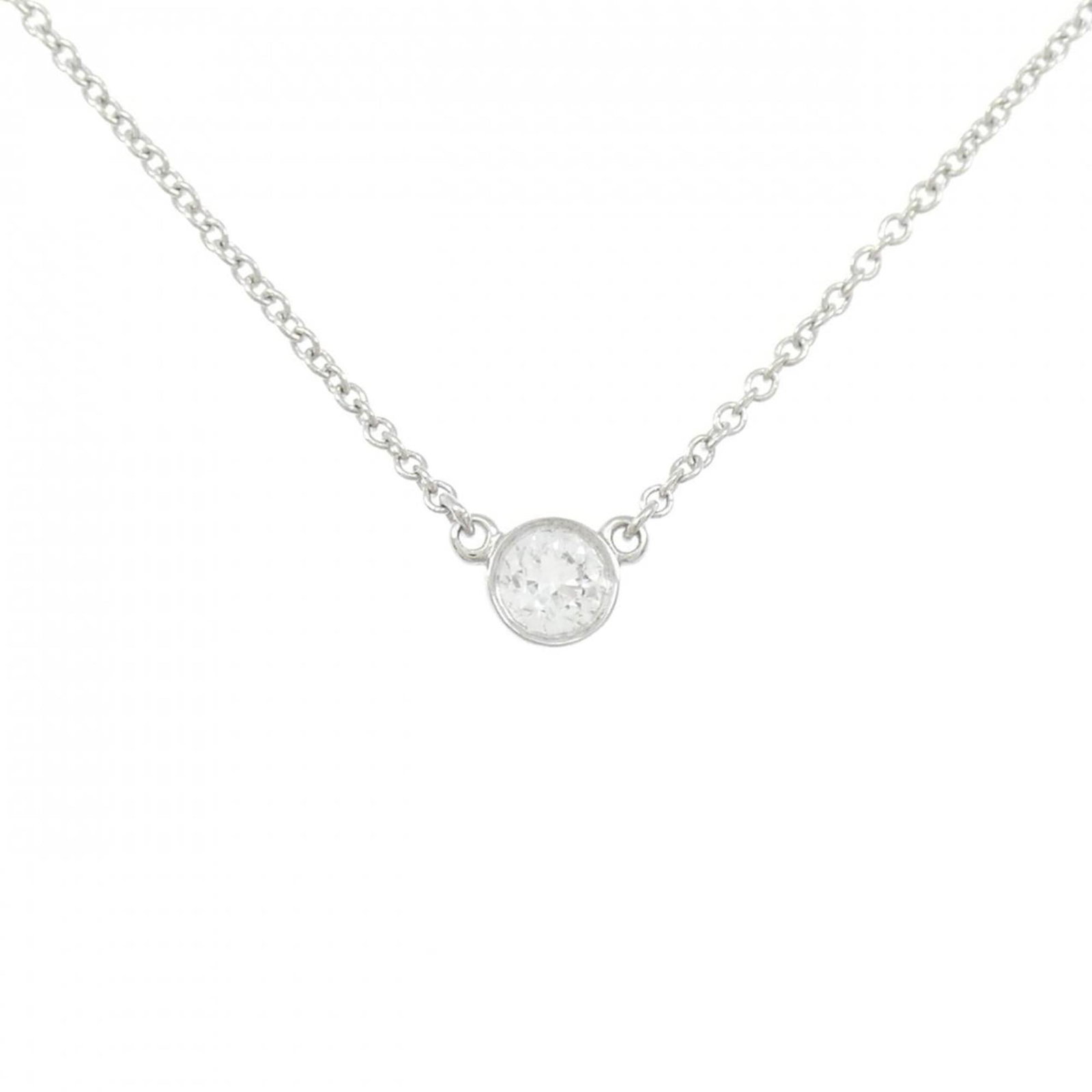 Necklace Tiffany By the Yard: Necklace Tiffany By the Yard A stunning Tiffany & Co. platinum necklace, adorned with a 4.5mm diamond pendant, is up for grabs in this rare opportunity to own a piece of luxury jewelry at an affordabl