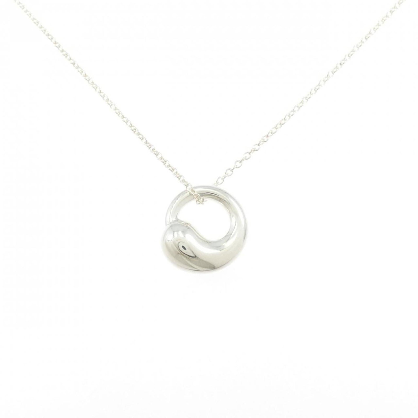 Necklace Tiffany Eternal Circle: Necklace Tiffany Eternal Circle Elevate your style with the timeless Tiffany Eternal Circle necklace, crafted from sterling silver 925 and boasting a classic pendant design that exudes elegance. This