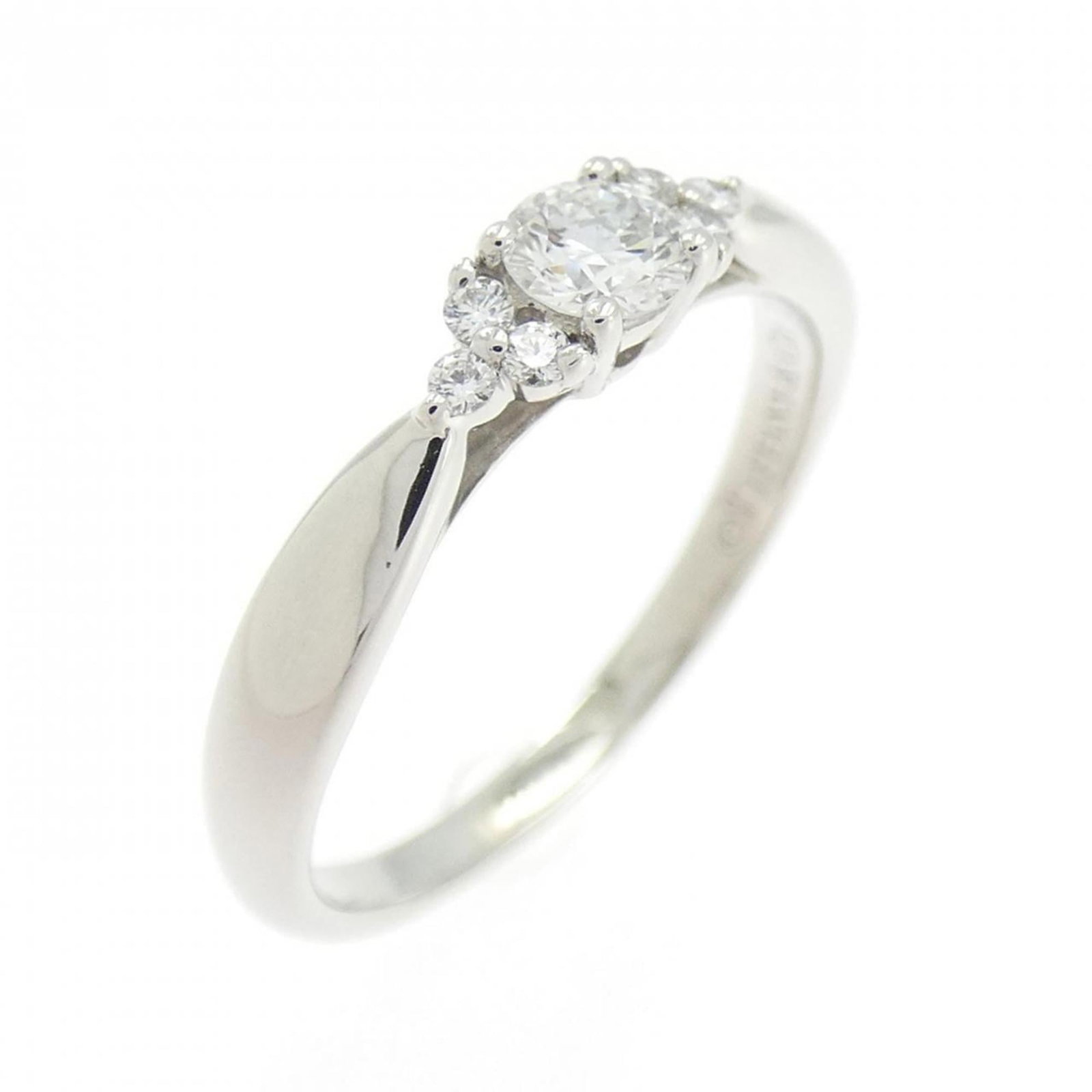 950 Tiffany Band Ring Platinum: 950 Tiffany Band Ring Platinum Elegance and sophistication come together in this stunning 950 Tiffany Band Ring Platinum, crafted from high-quality platinum with a beautiful diamond stone. A timeless