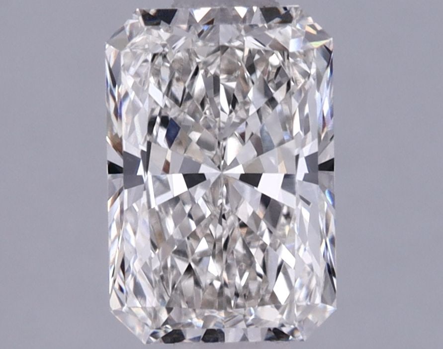 IGI Radiant 1.05ct G VVS2 Loose Lab Diamond: IGI Radiant 1.05ct G VVS2 Loose Lab Diamond Experience the exceptional brilliance of this 1.05ct IGI Radiant lab-grown diamond, boasting an impressive VVS2 clarity and G color grade for unparalleled l