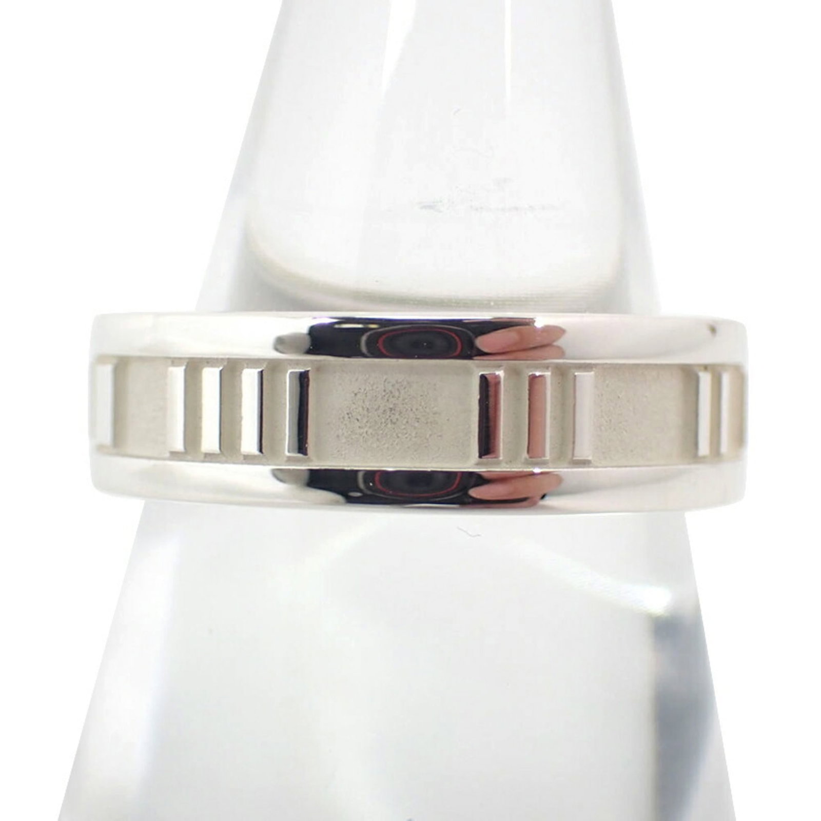 Sterling Silver 925 Tiffany Band Ring: Sterling Silver 925 Tiffany Band Ring A stunning sterling silver band ring from Tiffany, crafted with 925 quality, adds a touch of elegance to any outfit. With its classic design and subtle shine, thi