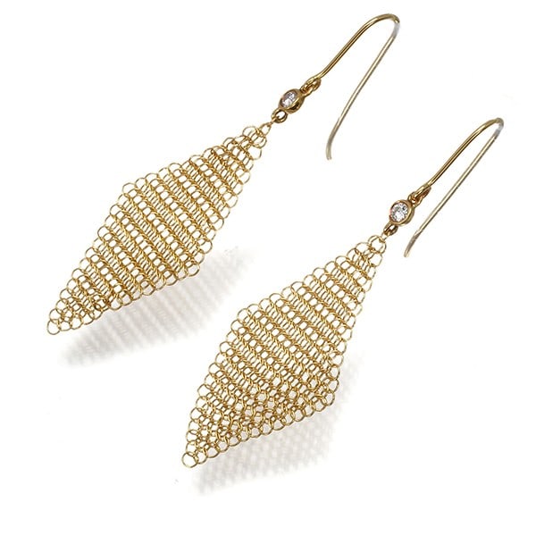 Yg Tiffany&Co. Earrings Diamond Somerset Mini Hook 18K: Yg Tiffany&Co. Earrings Diamond Somerset Mini Hook 18K Elevate your elegance with the iconic Yg Tiffany&Co. Earrings, featuring a stunning 18k yellow gold setting adorned with a natural diamond and su