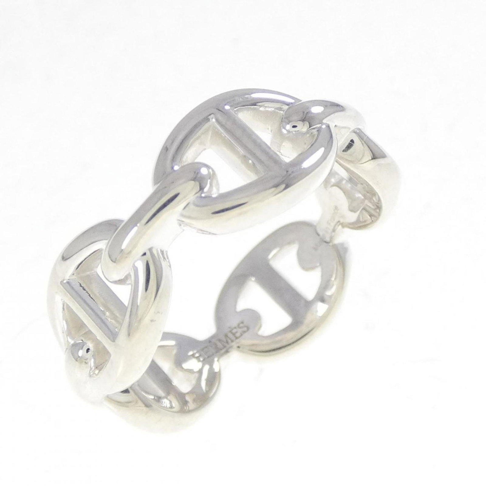 Hermes Silver 925 Band Ring: Hermes Silver 925 Band Ring Elevate your everyday style with the sleek and sophisticated Hermes Silver 925 Band Ring, crafted from high-quality sterling silver that catches the light with subtle shine