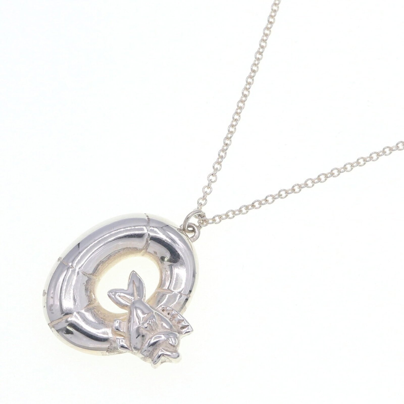 Tiffany & Co. Sterling Silver Women's Fish Pendant Necklace: Tiffany & Co. Sterling Silver Women's Fish Pendant Necklace Elegant and timeless, the Tiffany & Co. Sterling Silver Women's Fish Pendant Necklace is a beautiful accessory that adds a touch of sophisti