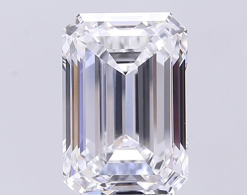 Loose Lab Diamond - IGI Emerald 5.73ct E VVS2: Loose Lab Diamond - IGI Emerald 5.73ct E VVS2 Experience the unparalleled brilliance of a lab-grown diamond, certified by the International Gemological Institute (IGI) as an E color, VVS2 clarity