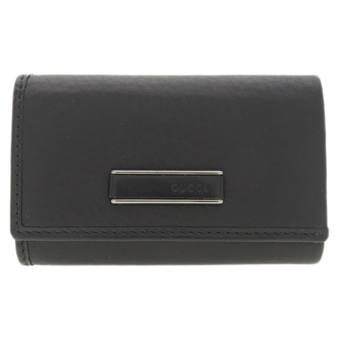 Calf GUCCI 92749 Logo motif key holder: Calf GUCCI 92749 Logo motif key holder Elevate your daily essentials with the sleek and sophisticated GUCCI 92749 logo motif key holder, crafted from high-quality calf leather in classic black. This s