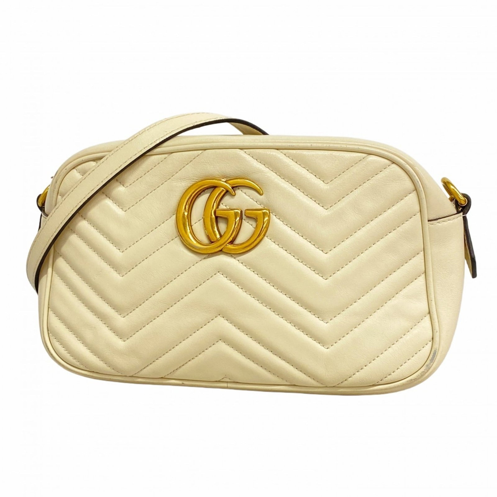 Gucci Shoulder Bag in Leather: Gucci Shoulder Bag in Leather A pristine white leather Gucci shoulder bag, boasting sleek gold hardware and timeless design, is up for grabs in this pre-loved gem. With its classic shape and luxurious