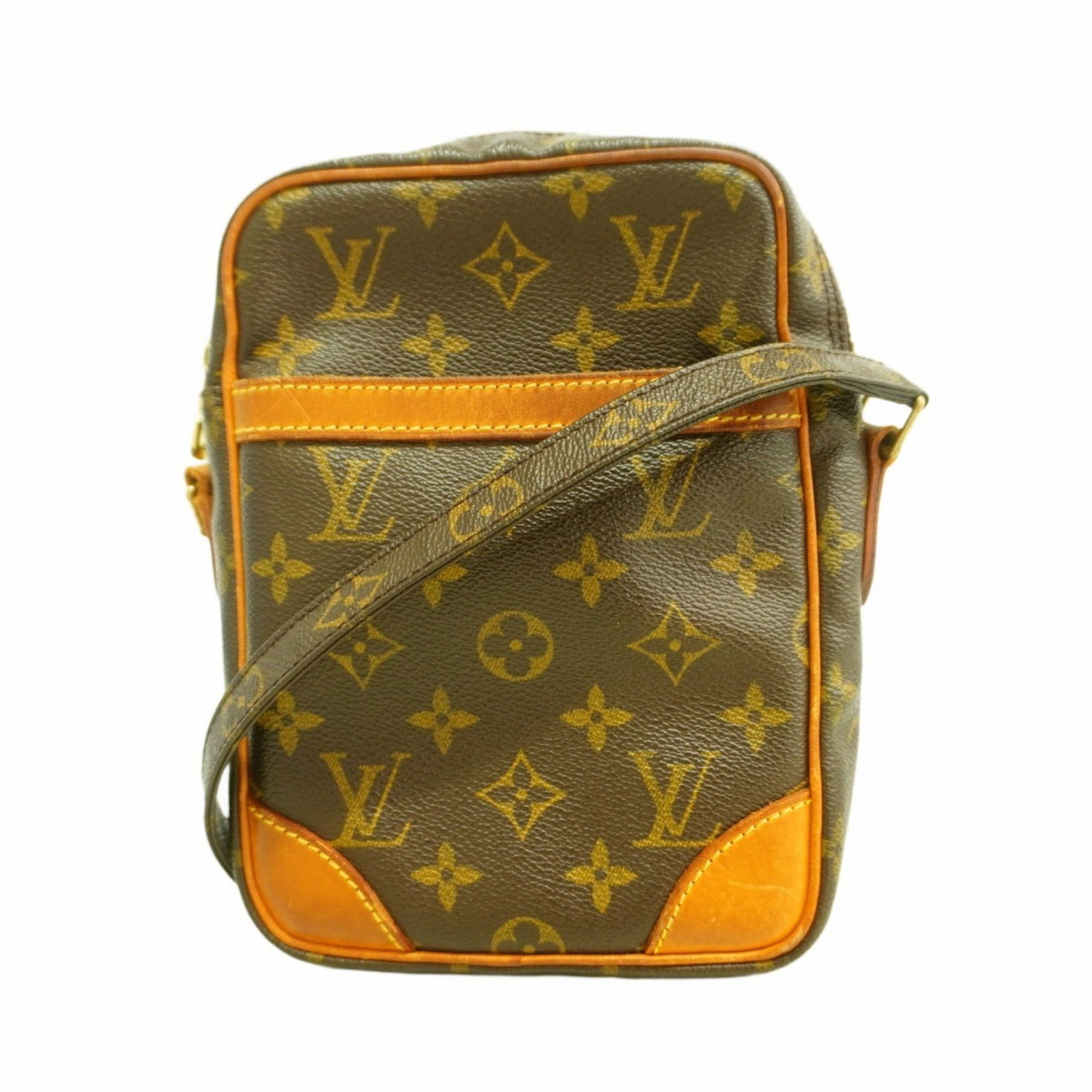 Bag Louis Vuitton Shoulder: Bag Louis Vuitton Shoulder A stylish and timeless piece, this Louis Vuitton shoulder bag boasts the iconic monogram pattern in rich brown leather. With its classic design and spacious interior, it's p
