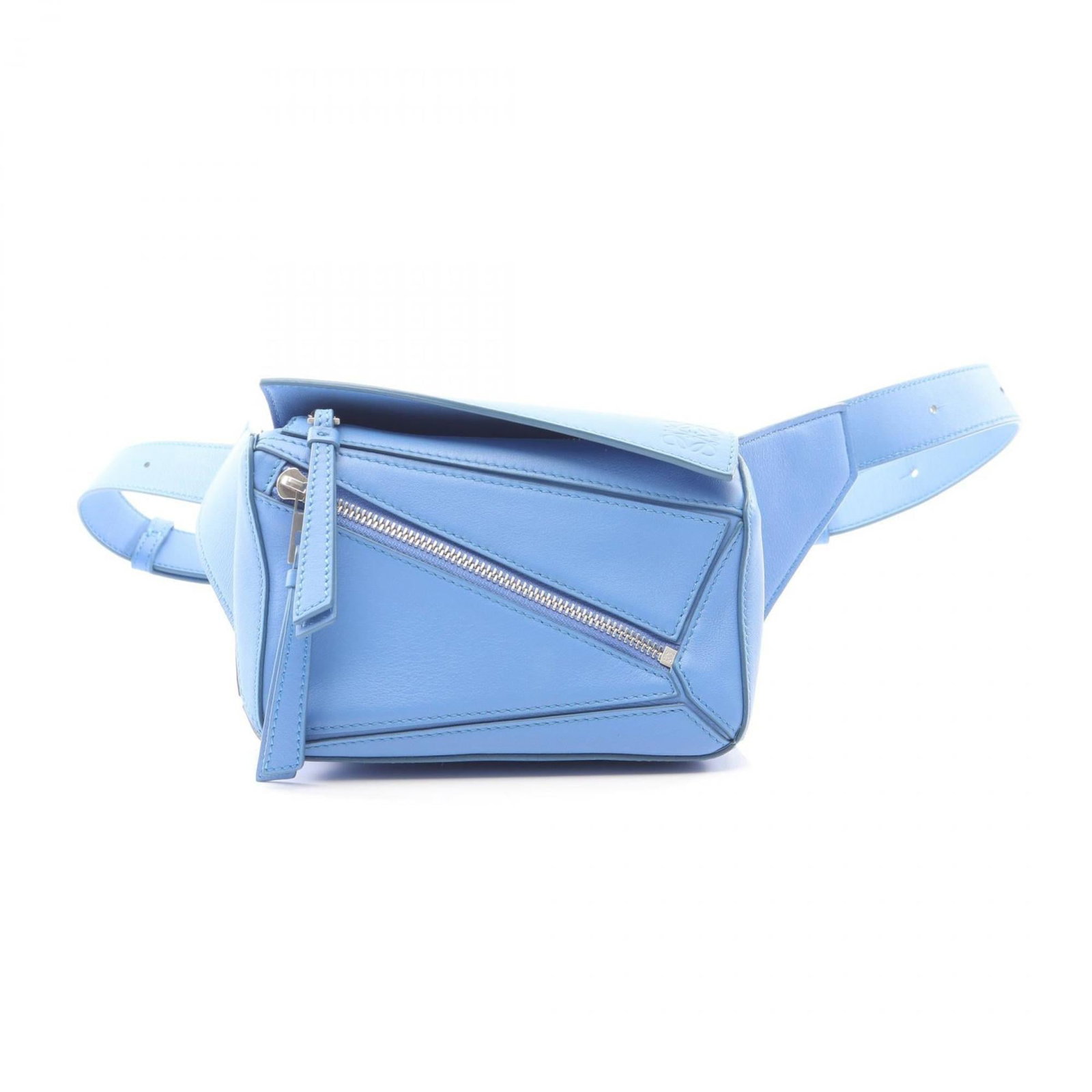 Loewe Fanny Pack - Handbag Leather: Loewe Fanny Pack - Handbag Leather A chic and timeless accessory, this blue Loewe fanny pack is crafted from premium leather and boasts a sleek 13cm x 17cm design that's perfect for adding a touch of